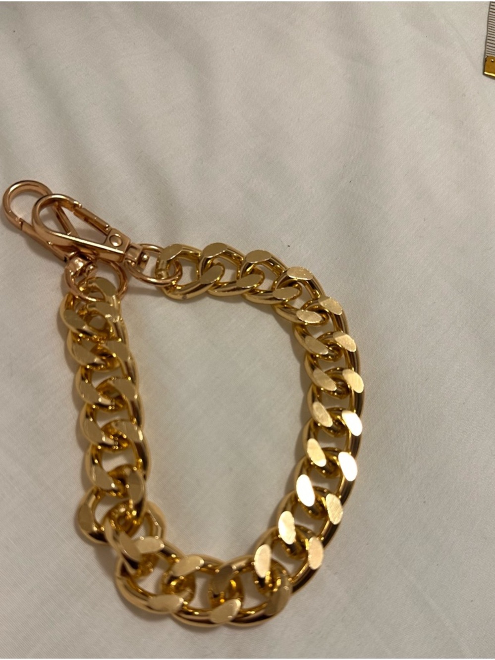 Gold Chain - Picture 2 of 3